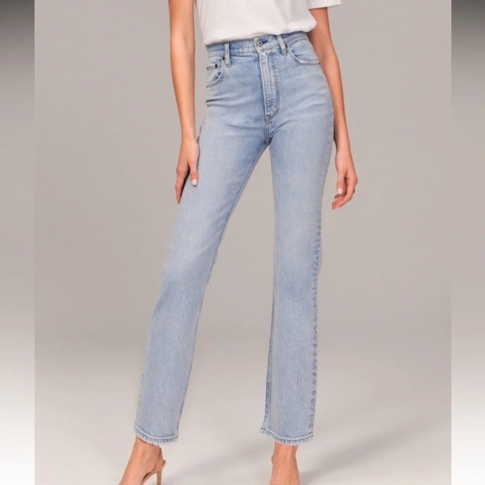 Abercrombie & Fitch Jeans - Picture 1 of 4